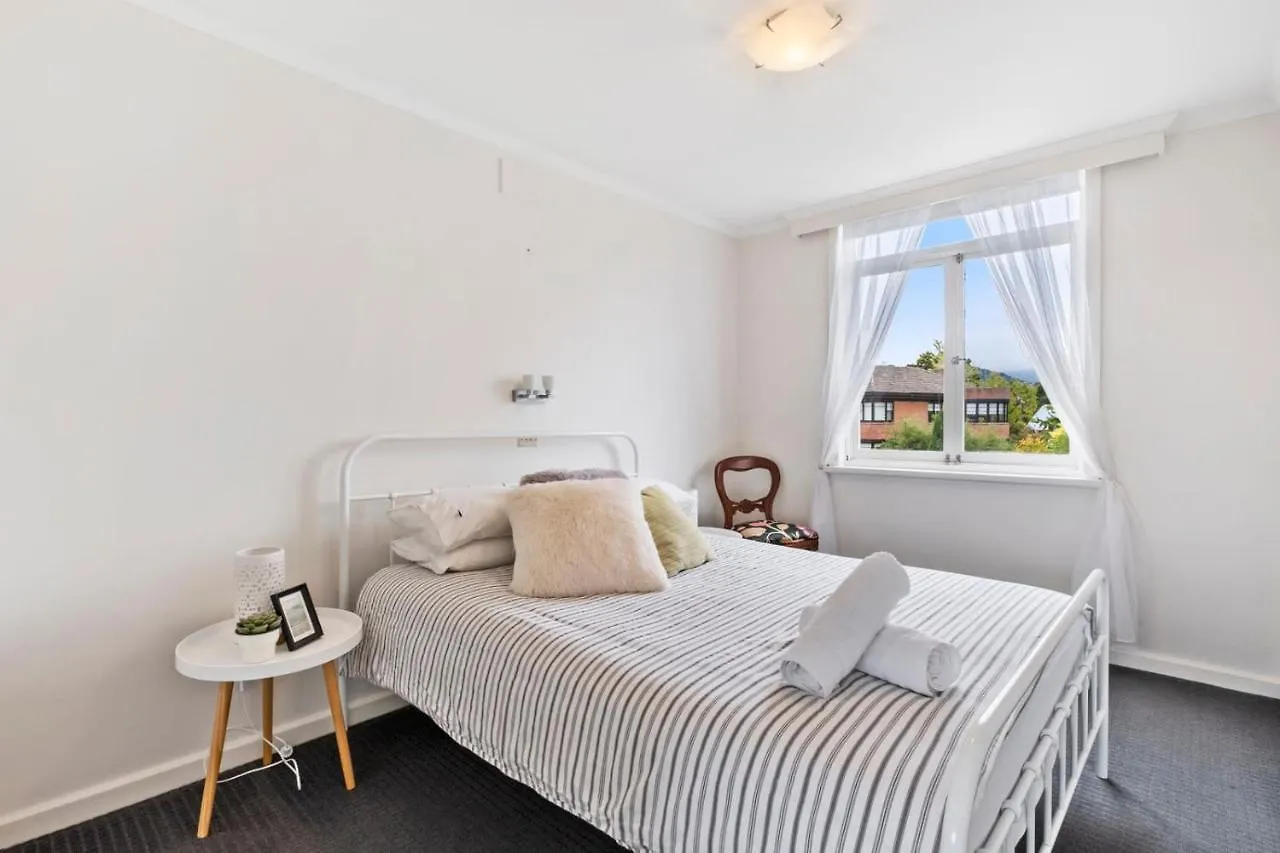 Scandi-Chic Riverside Hideaway Near Attractions Hobart 0*,